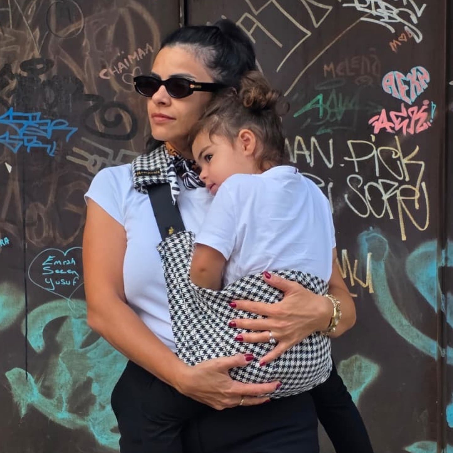 Kaz Ayağı Desenli Bebek Yan Sling Taşıyıcı